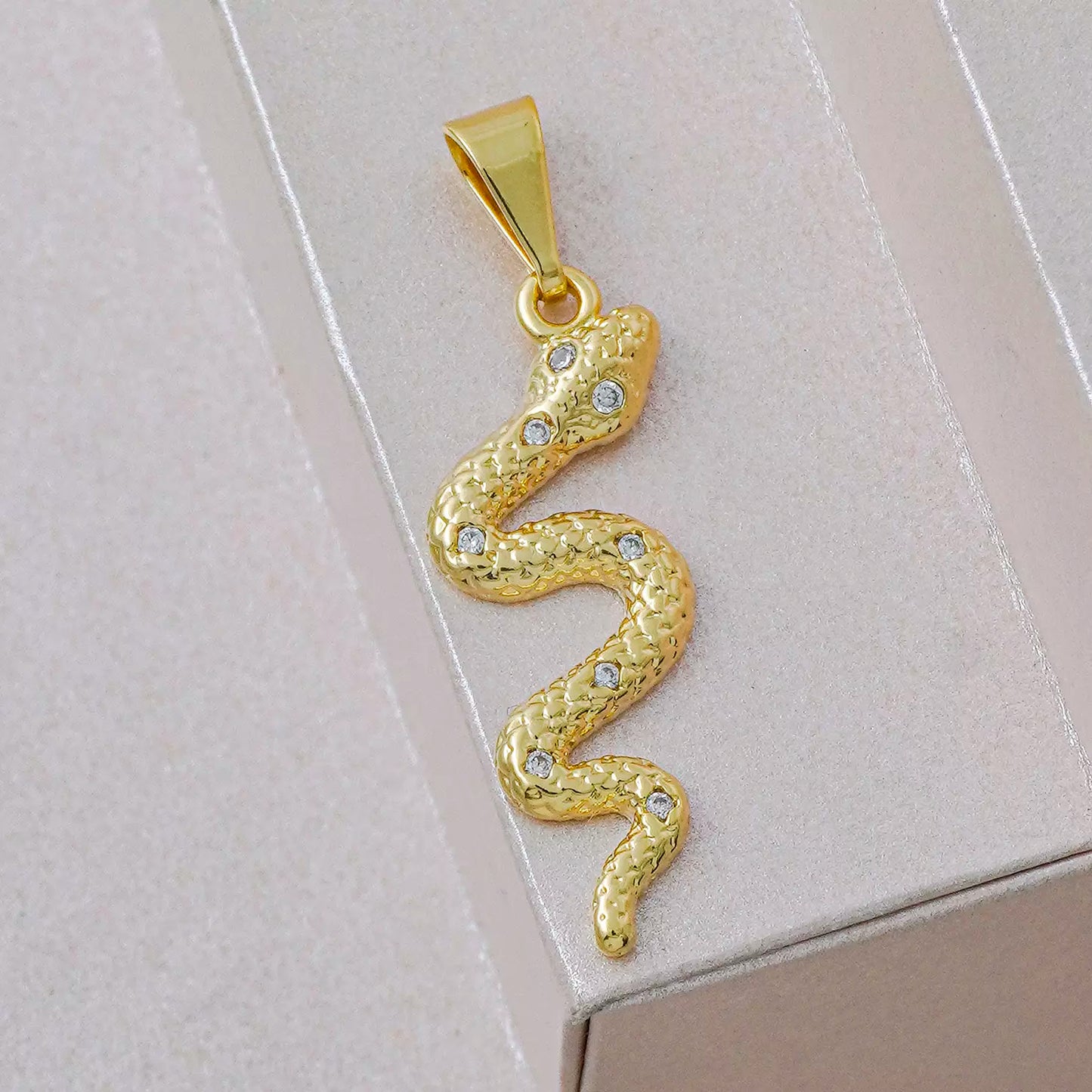 Dije Serpiente Cristal
